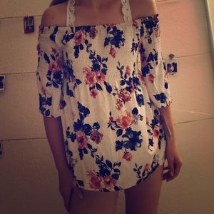 floral blouse never worn